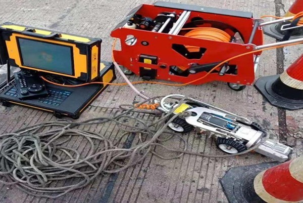 中原CCTV管道检测机器人