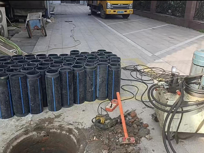 中原PE置换管厂家 DN315置换管 非开挖管短管置换